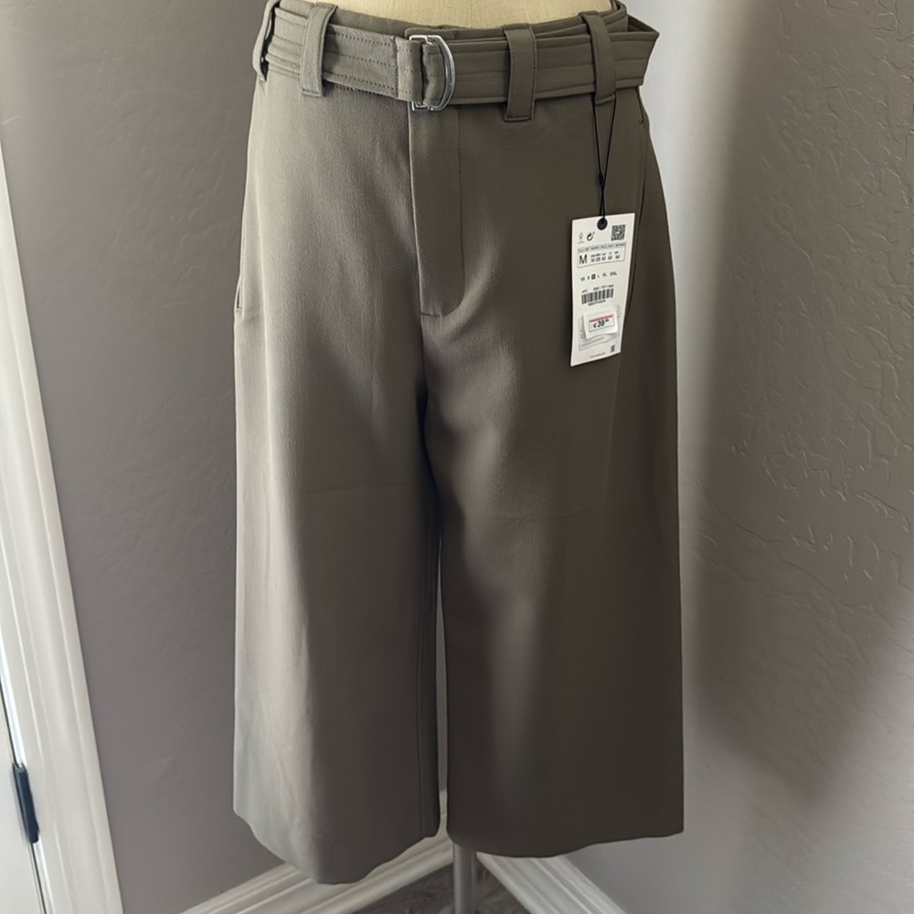 NWT Zara Culottes Belted Khaki Green size Medium Wide Leg Cropped